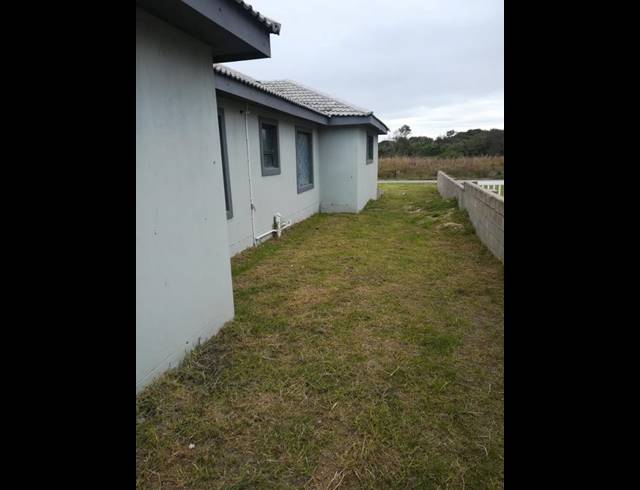 3 BEDROOM HOUSE FOR SALE IN PARADISE BEACH
